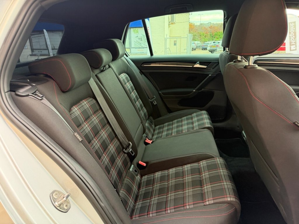 Used Volkswagen Golf 2014 for sale - 76582308: Photo 6