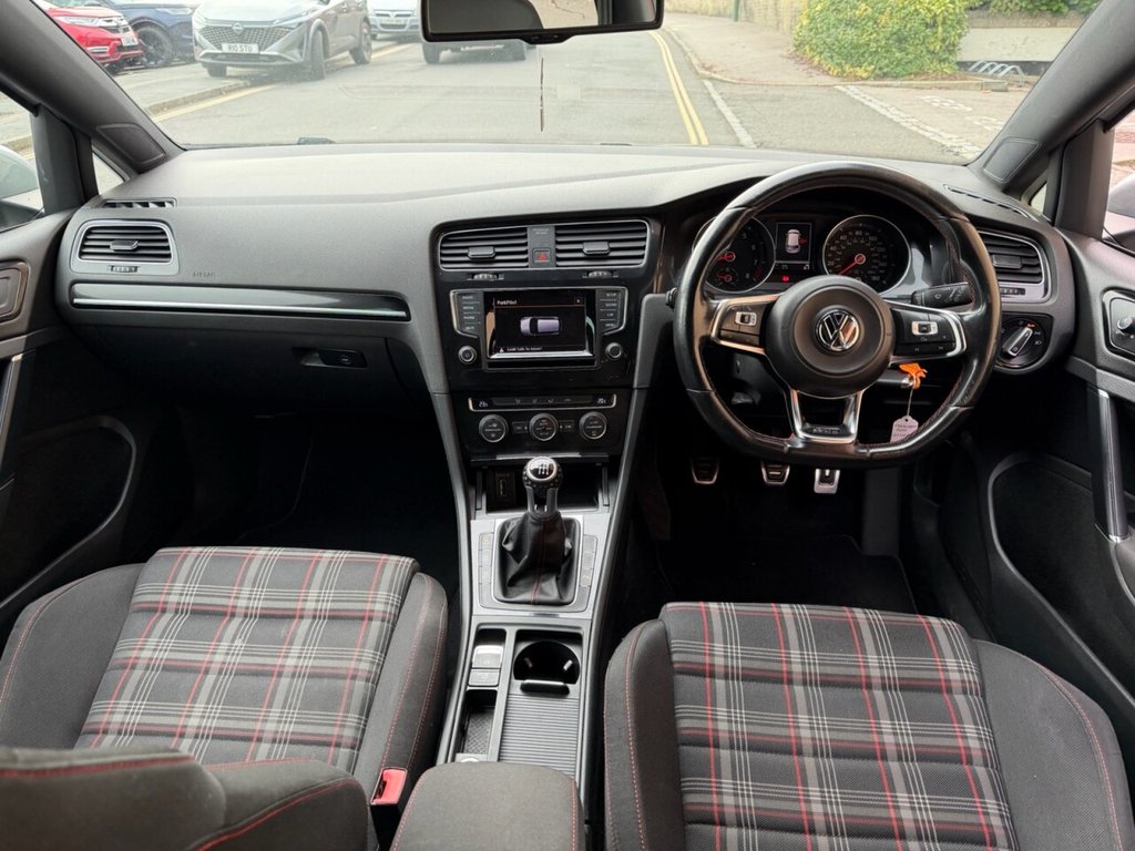 Used Volkswagen Golf 2014 for sale - 76582308: Photo 8