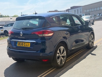 Used Renault Scenic 2018 for sale - 79166660: Photo