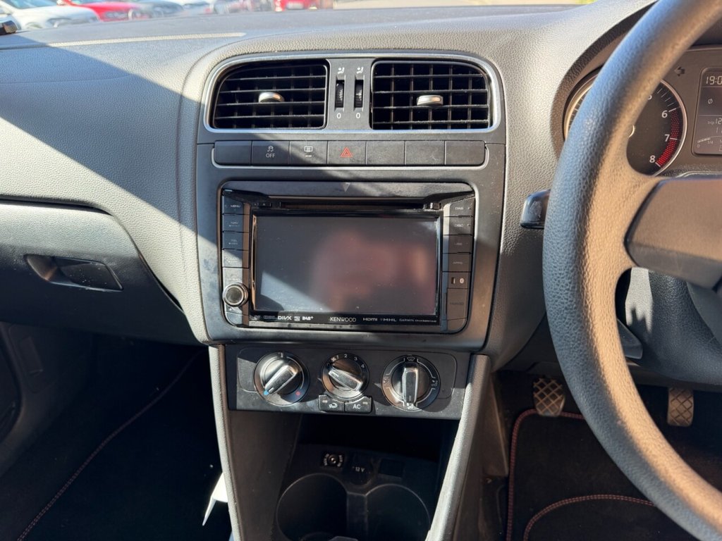 Used Volkswagen Polo 2011 for sale - 77935963: Photo 7