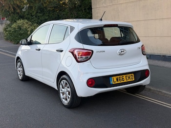 Used Hyundai i10 2017 for sale - 79510819: Photo