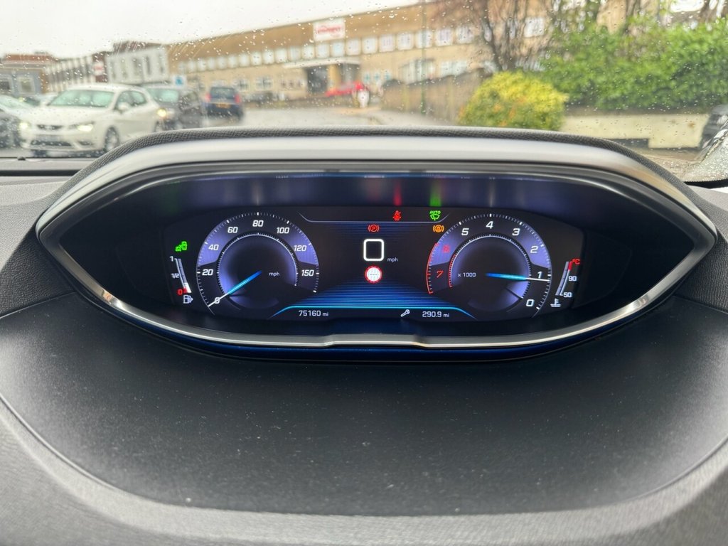 Used Peugeot 3008 2017 for sale - 77463829: Photo 11