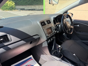 Used Volkswagen Polo 2015 for sale - 79394672: Photo