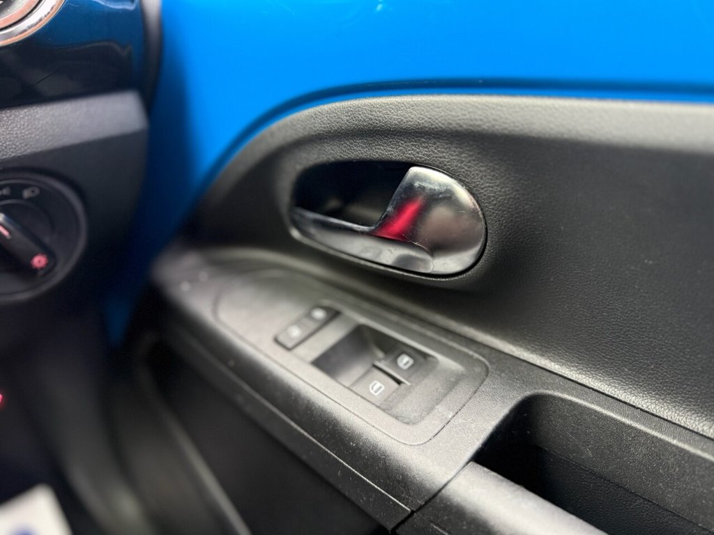 Used Volkswagen up! 2015 for sale - 76632140: Photo 29