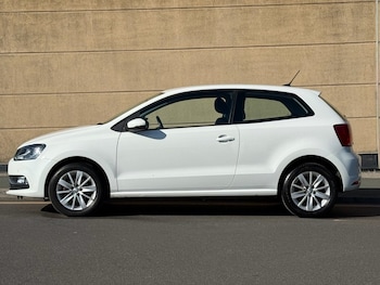Used Volkswagen Polo 2015 for sale - 77967430: Photo