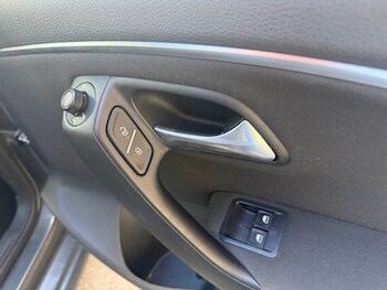 Used Volkswagen Polo 2015 for sale - 78856159: Photo