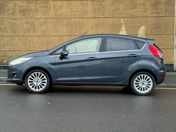 Used Ford Fiesta 2015 for sale - 77463796: Photo