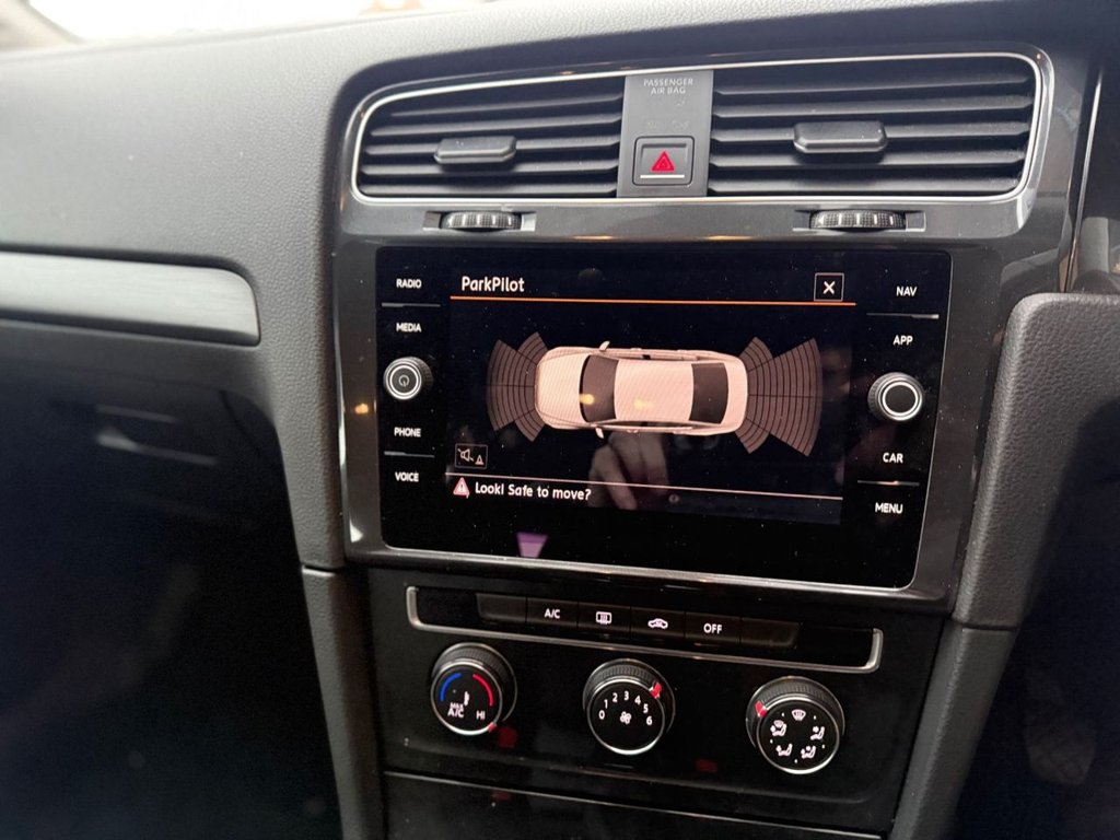 Used Volkswagen Golf 2017 for sale - 77212538: Photo 15