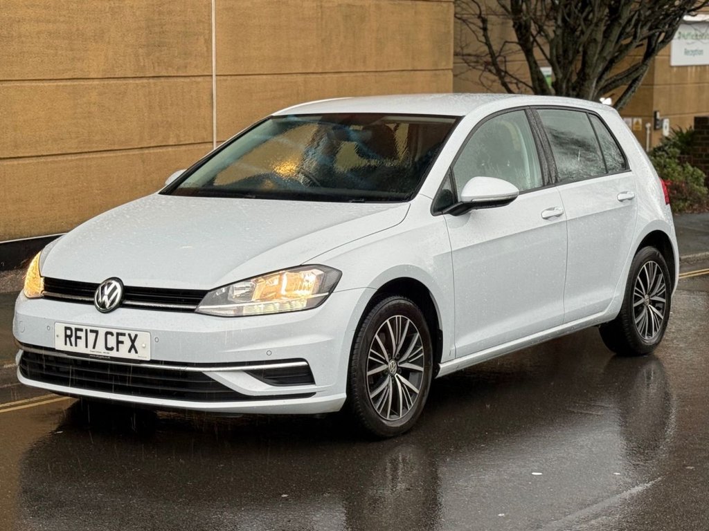 Used Volkswagen Golf 2017 for sale - 77212538: Photo 2