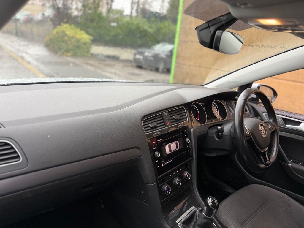 Used Volkswagen Golf 2017 for sale - 77212538: Photo 9