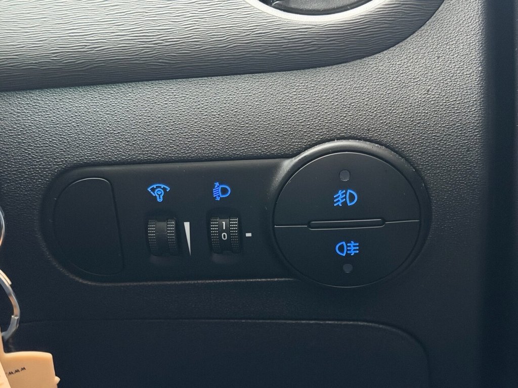 Used Hyundai i10 2013 for sale - 77507368: Photo 17