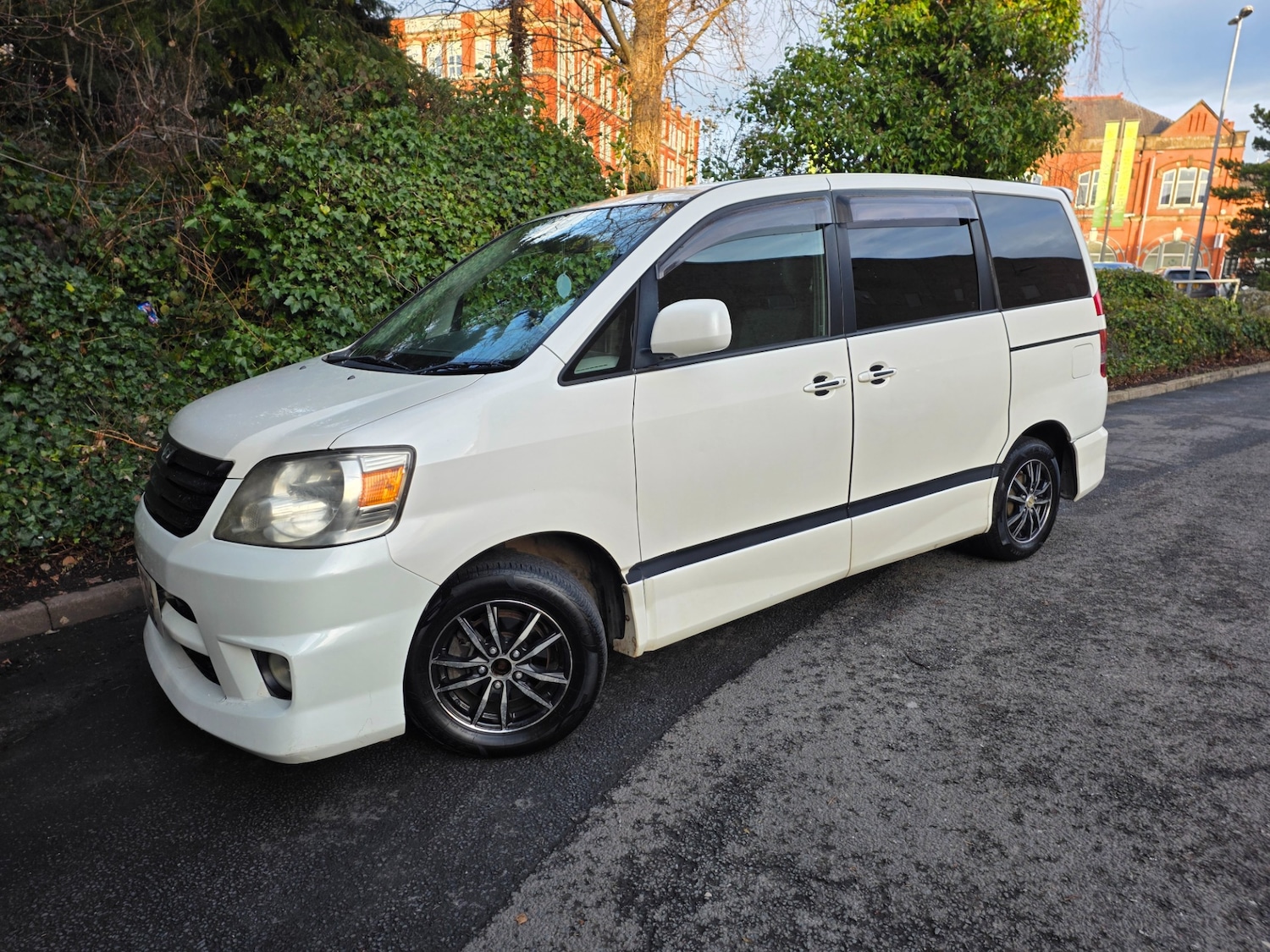 Used Toyota Noah 2019 for sale - 76374515: Photo 4
