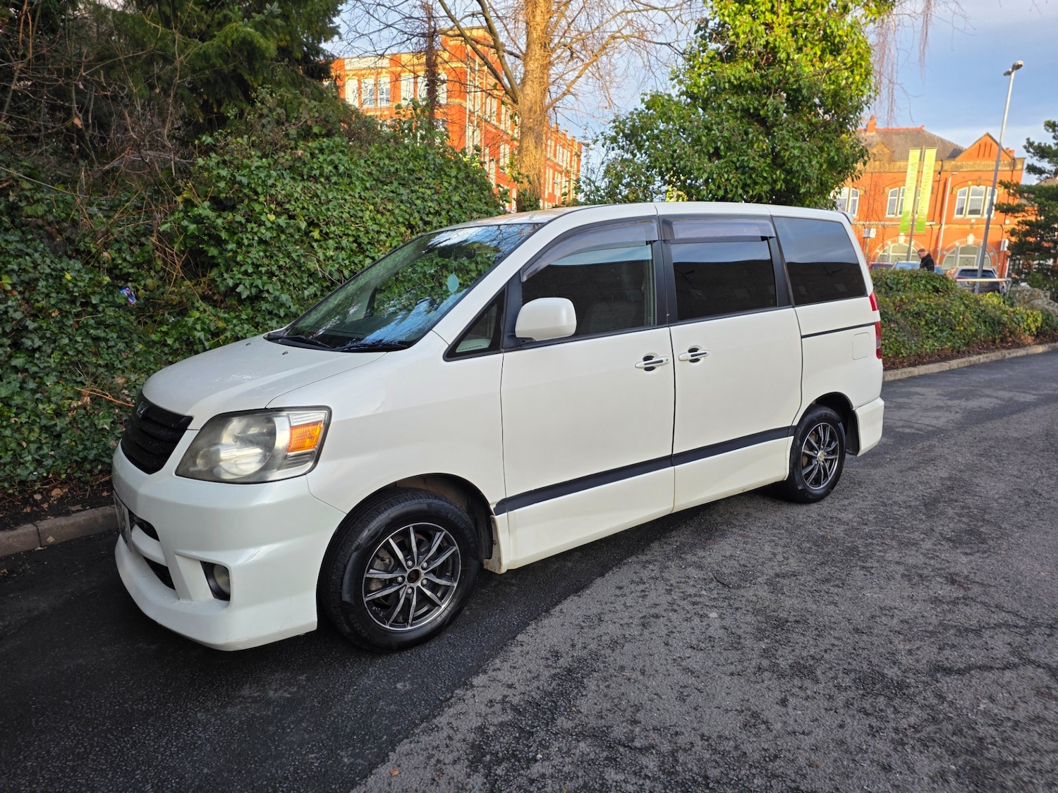 Used Toyota Noah 2019 for sale - 76374515: Photo 5