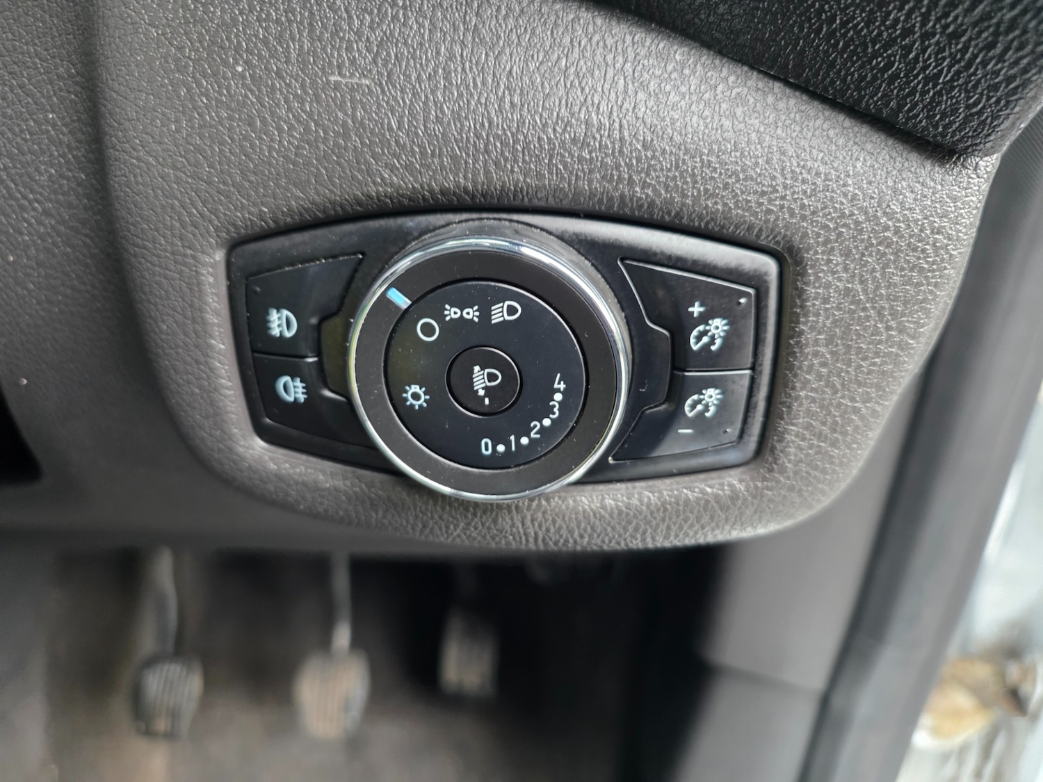 Used Ford Grand Tourneo Connect 2015 for sale - 76058410: Photo 11