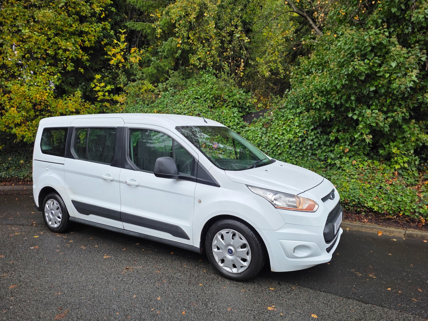 Used Ford Grand Tourneo Connect 2015 for sale - 76058410: Photo 2