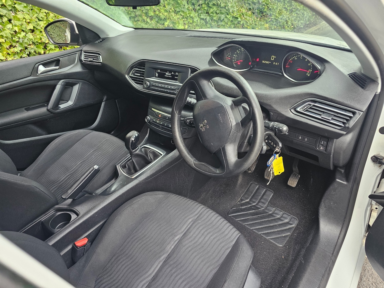 Used Peugeot 308 2017 for sale - 76951529: Photo 8