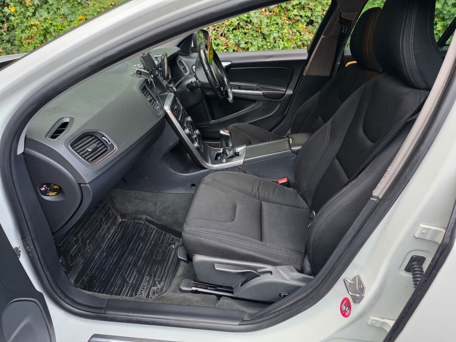 Used Volvo V60 2018 for sale - 76305354: Photo 10