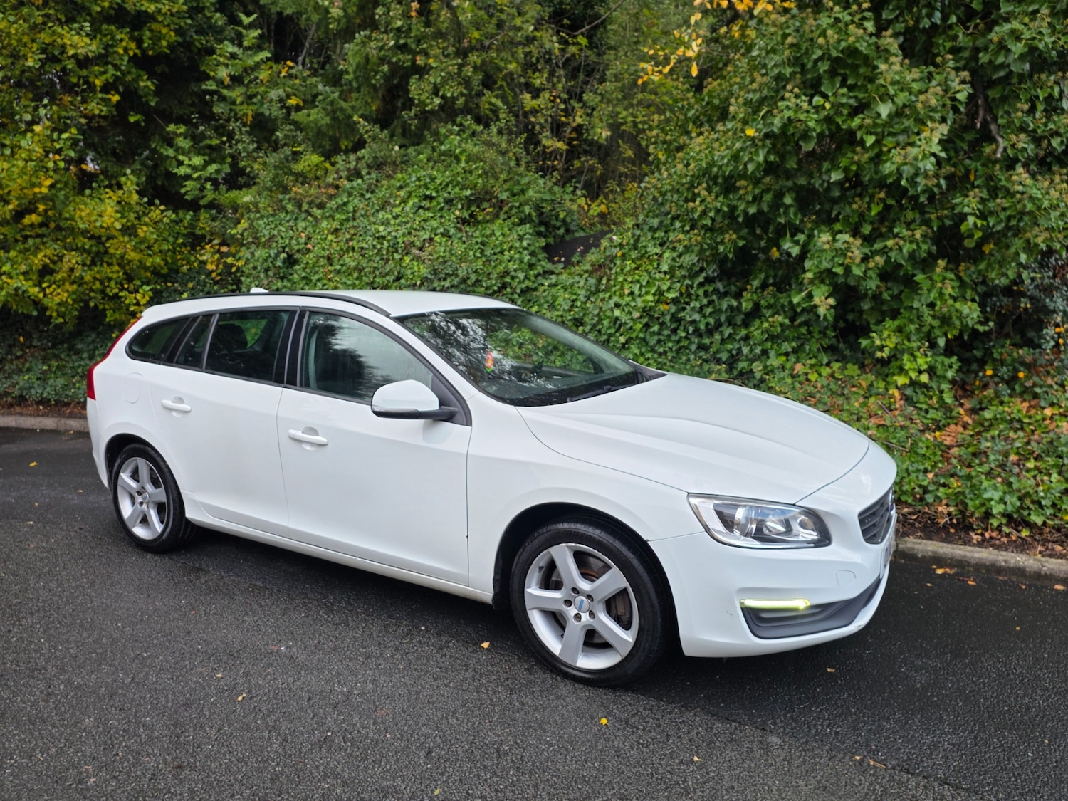 Used Volvo V60 2018 for sale - 76305354: Photo 2