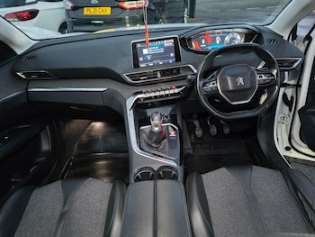 Used Peugeot 3008 2021 for sale - 76120529: Photo