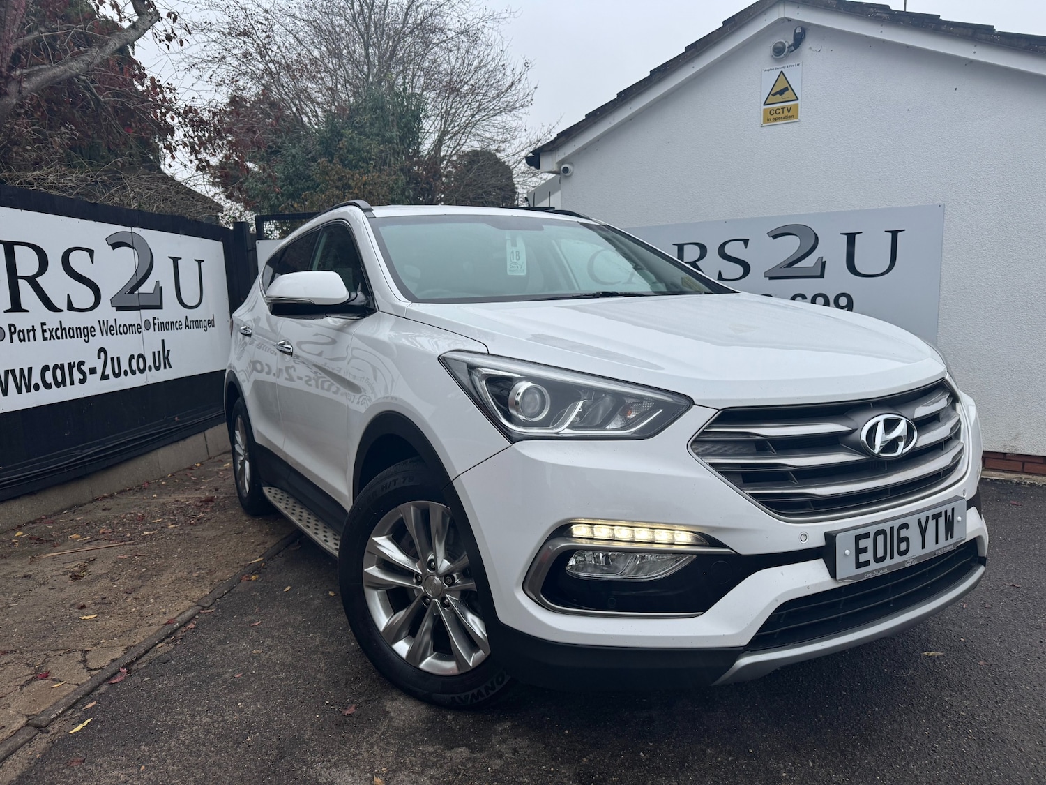 Used Hyundai Santa Fe 2016 for sale - 76589756: Photo 2