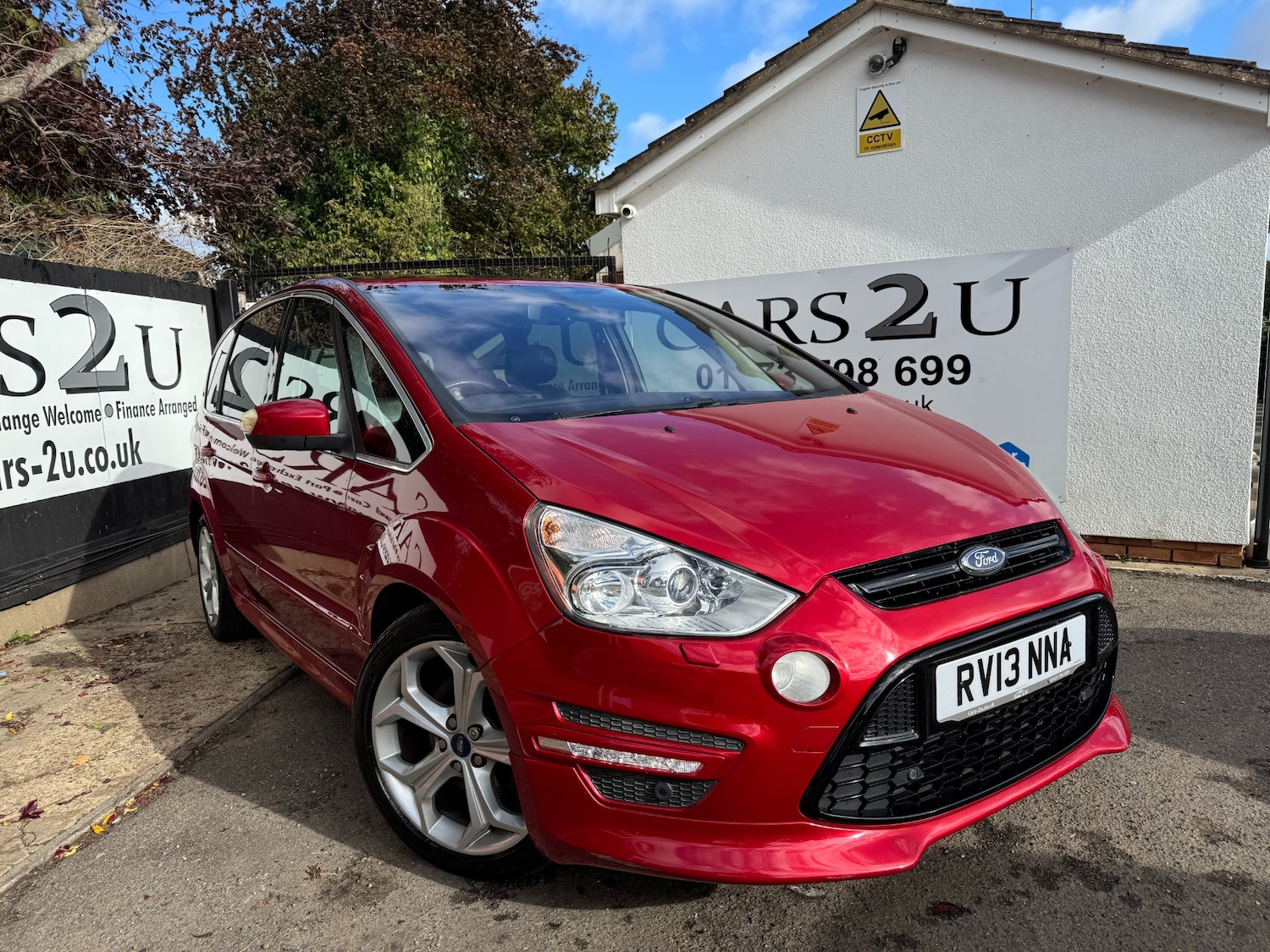 Used Ford S-Max 2013 for sale - 76177277: Photo 2