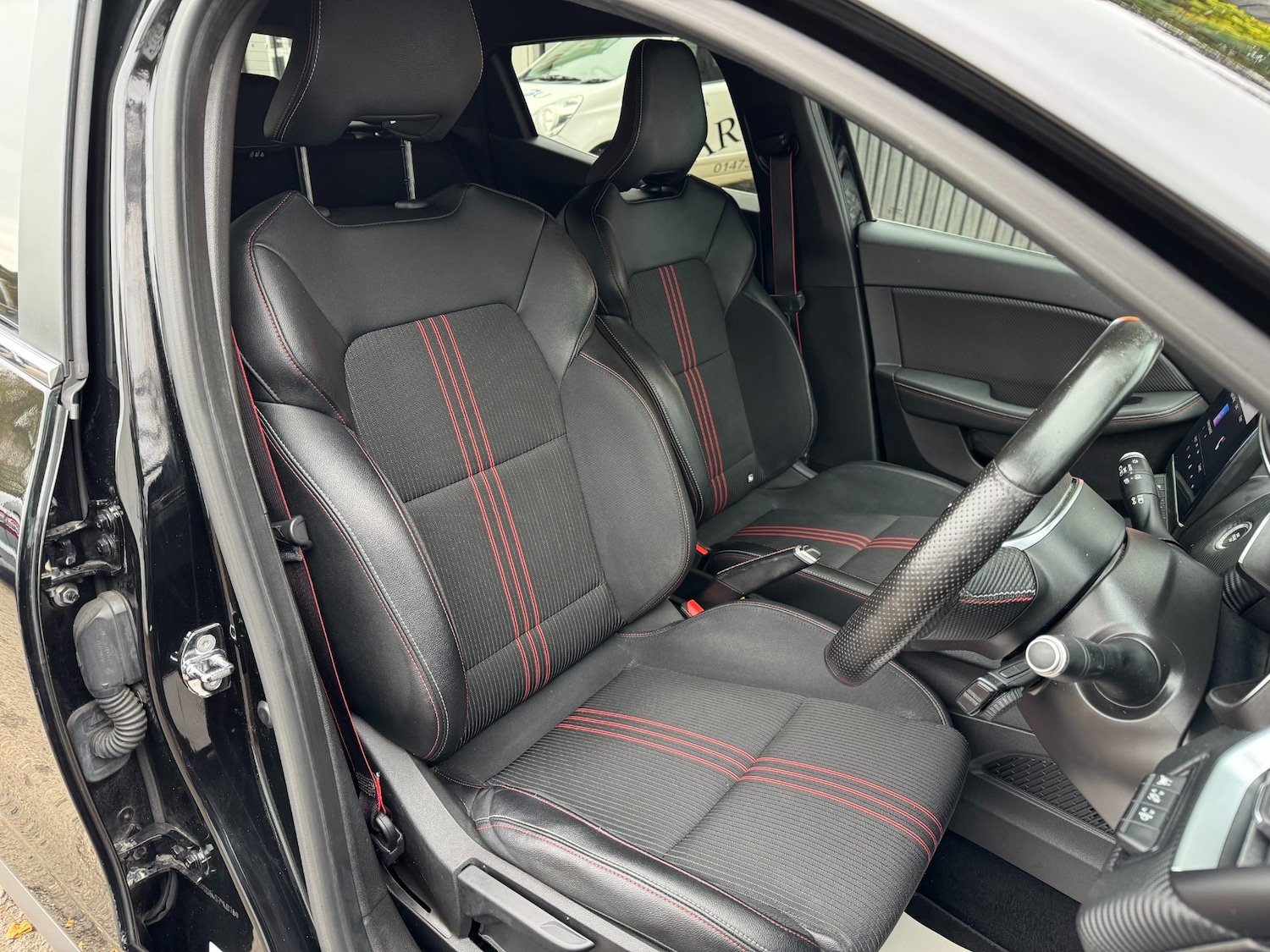 Used Renault Clio 2020 for sale - 76302003: Photo 8