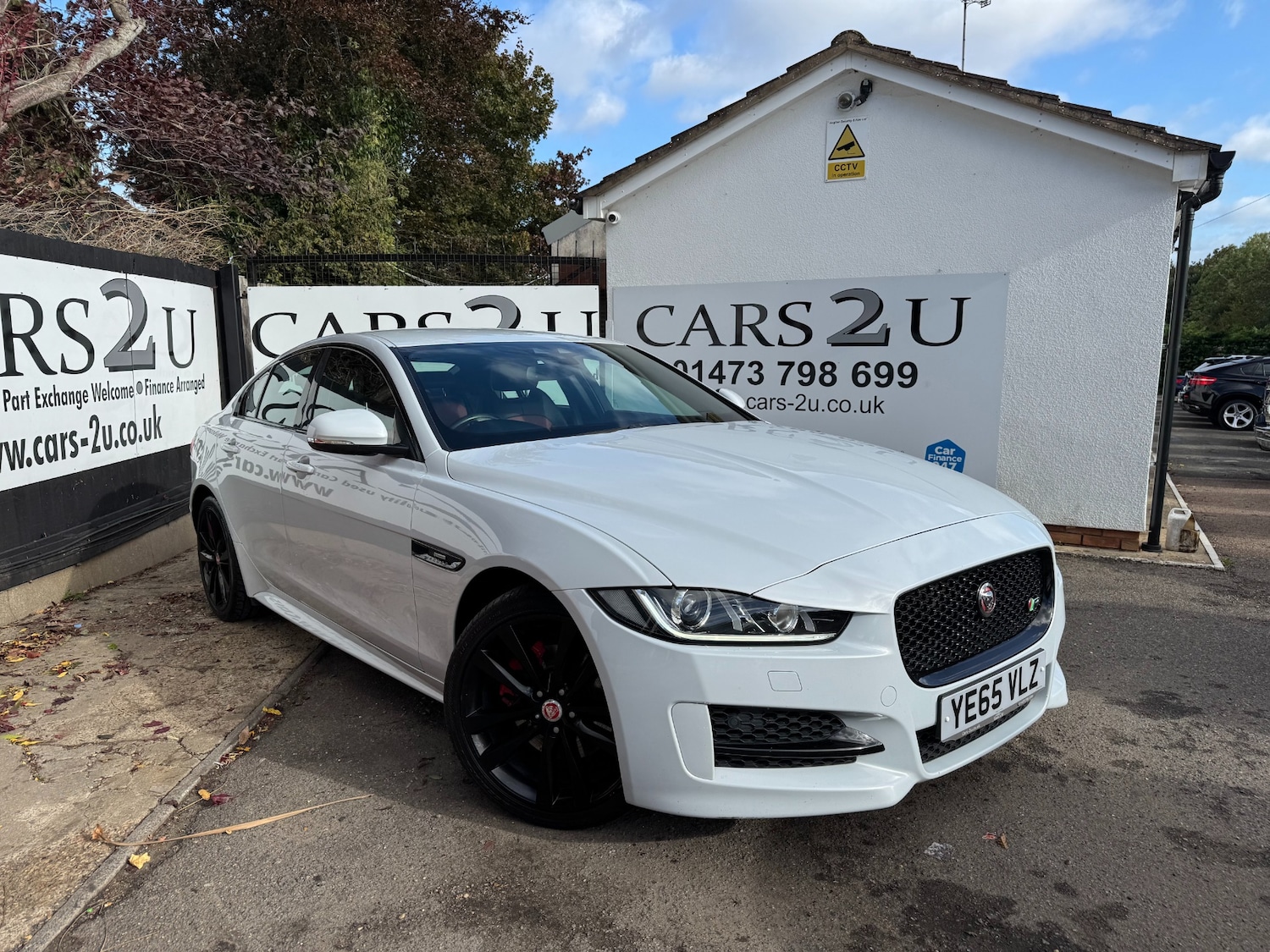 Used Jaguar XE 2015 for sale - 76172540: Photo 1