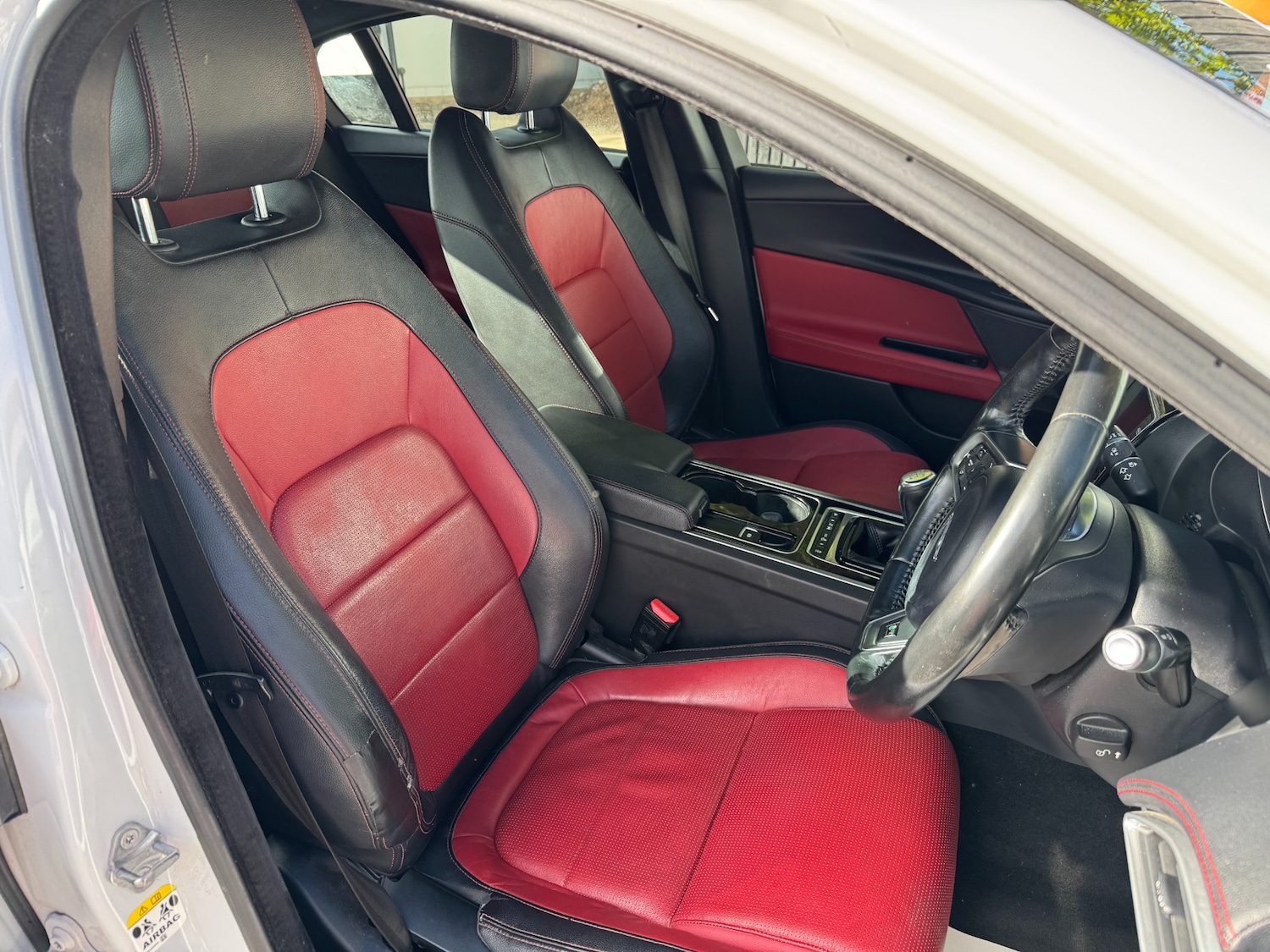 Used Jaguar XE 2015 for sale - 76172540: Photo 12