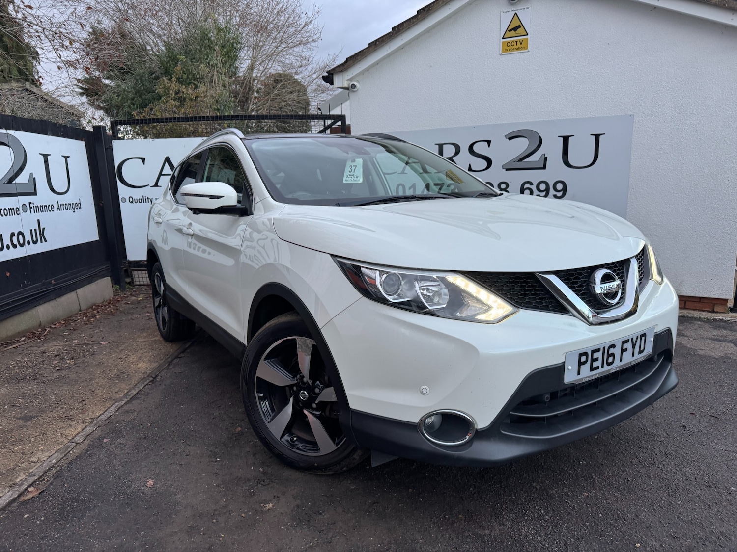 Used Nissan Qashqai 2016 for sale - 76709814: Photo 2