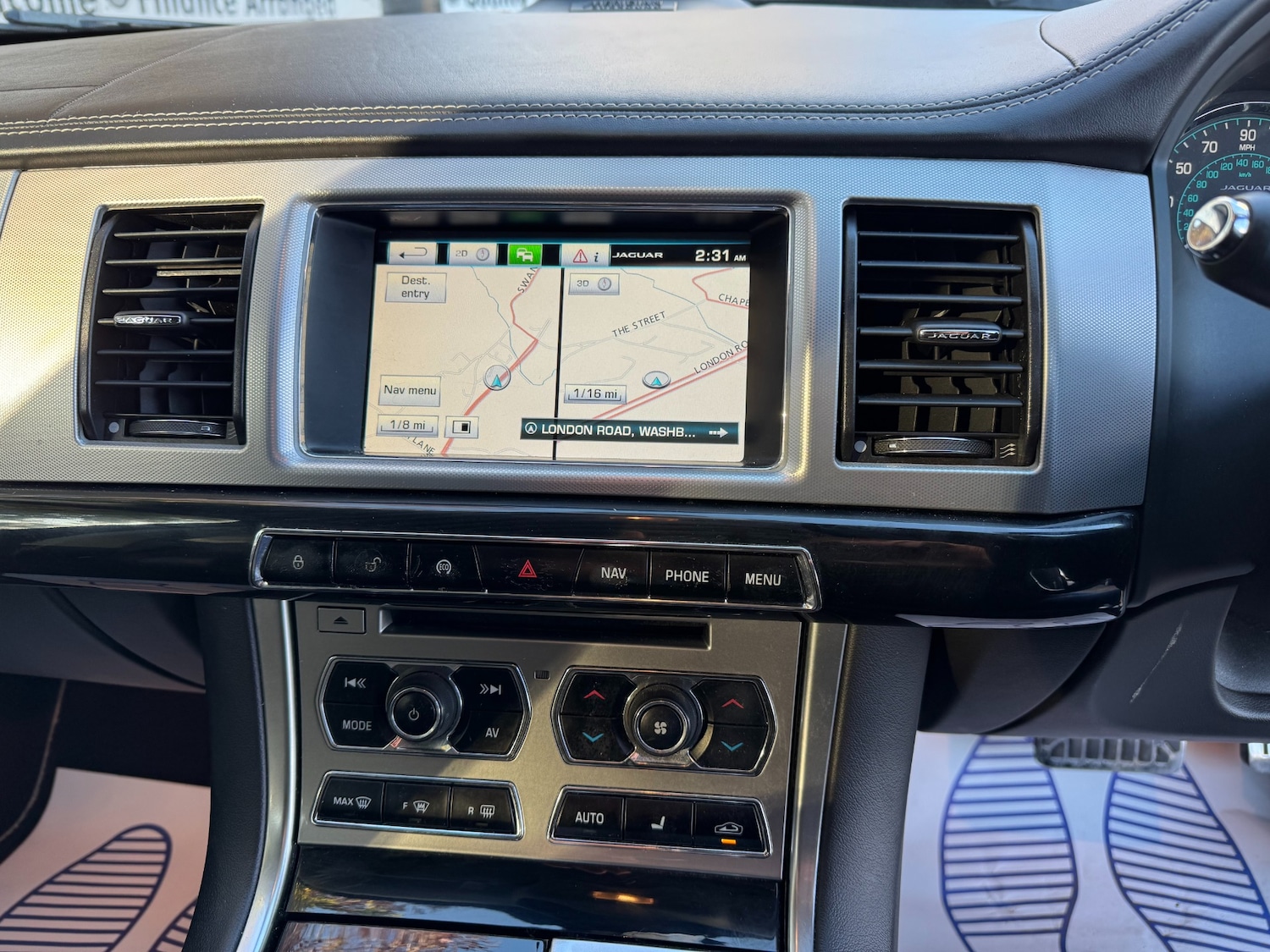 Used Jaguar XF 2014 for sale - 76375637: Photo 15