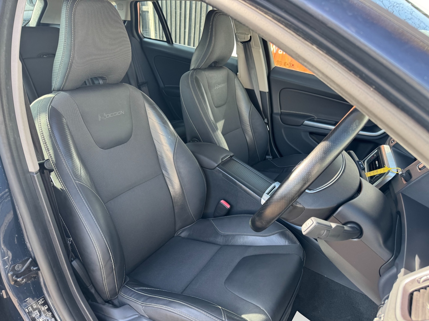 Used Volvo V60 2012 for sale - 77475494: Photo 8