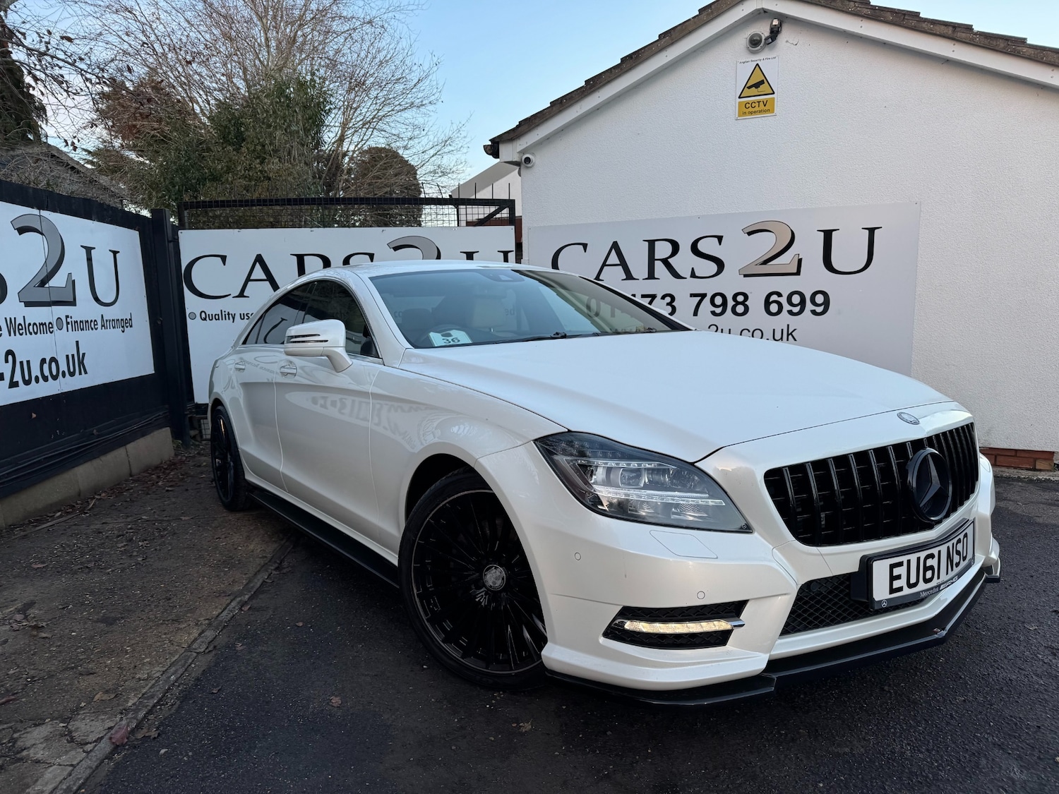 Used Mercedes-Benz CLS 2011 for sale - 76709199: Photo 2