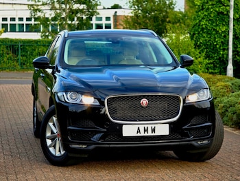 Used Jaguar F-Pace 2019 for sale - 75274233: Photo