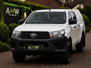 Used Toyota Hilux 2017 for sale - 79383228: Photo