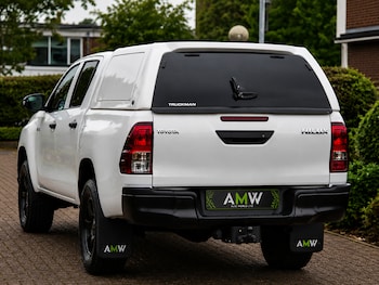Used Toyota Hilux 2017 for sale - 79383228: Photo