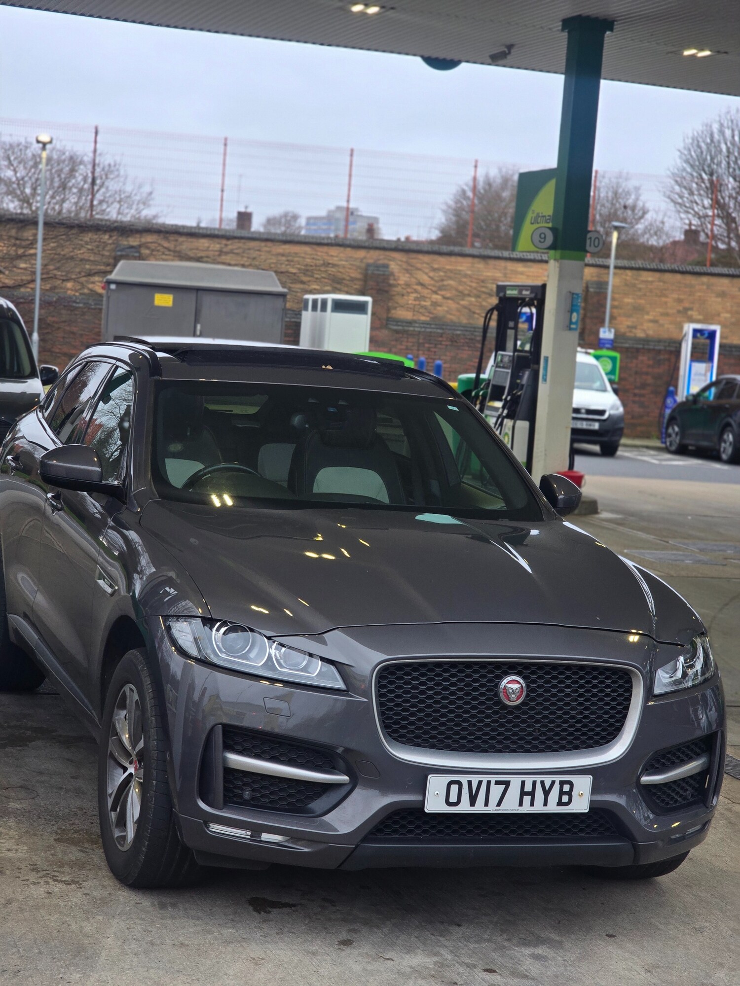 Used Jaguar F-Pace 2017 for sale - 77846111: Photo 5