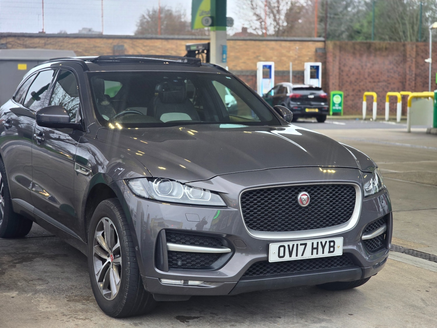 Used Jaguar F-Pace 2017 for sale - 77846111: Photo 6