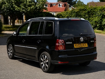 Used Volkswagen Touran 2009 for sale - 79469709: Photo