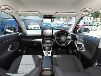 Used Toyota Yaris Cross 2025 for sale - 79198912: Photo