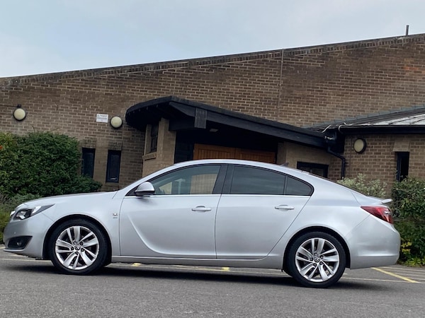 Used Vauxhall Insignia 2016 for sale - 76270312: Photo 2