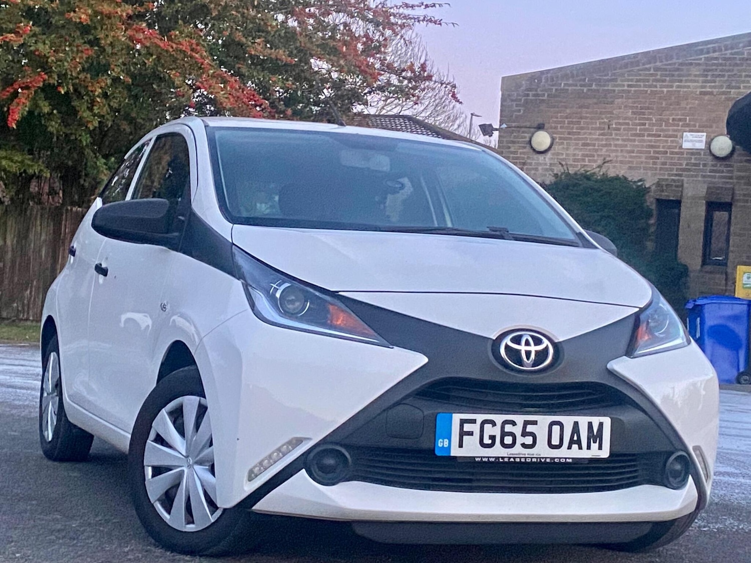 Used Toyota AYGO 2015 for sale - 77109753: Photo 2