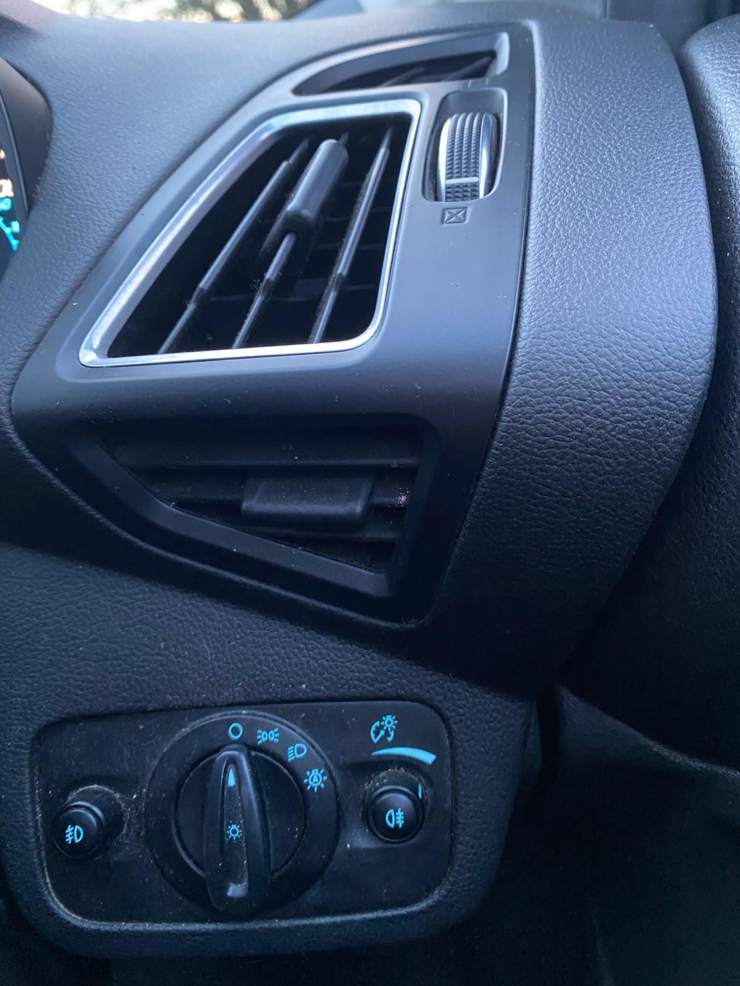 Used Ford Kuga 2016 for sale - 77320370: Photo 33