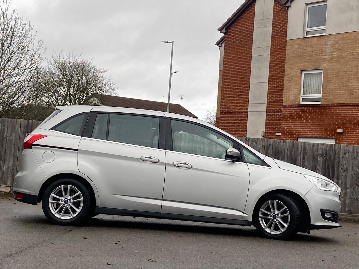 Used Ford Grand C-Max 2017 for sale - 76918589: Photo 23