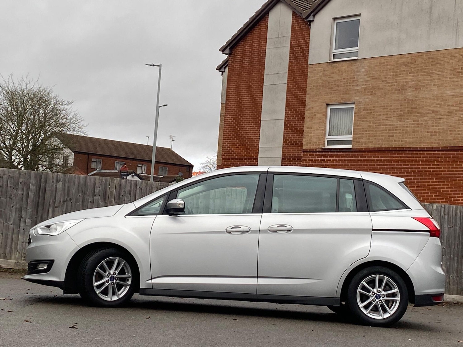 Used Ford Grand C-Max 2017 for sale - 76918589: Photo 8