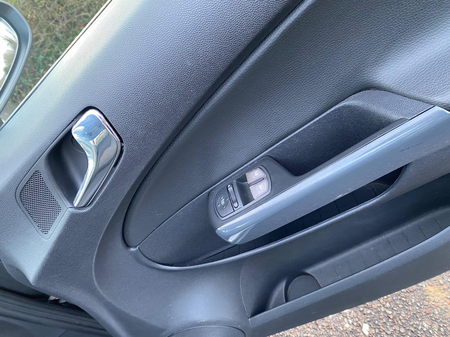 Used Vauxhall Corsa 2011 for sale - 77377085: Photo 30