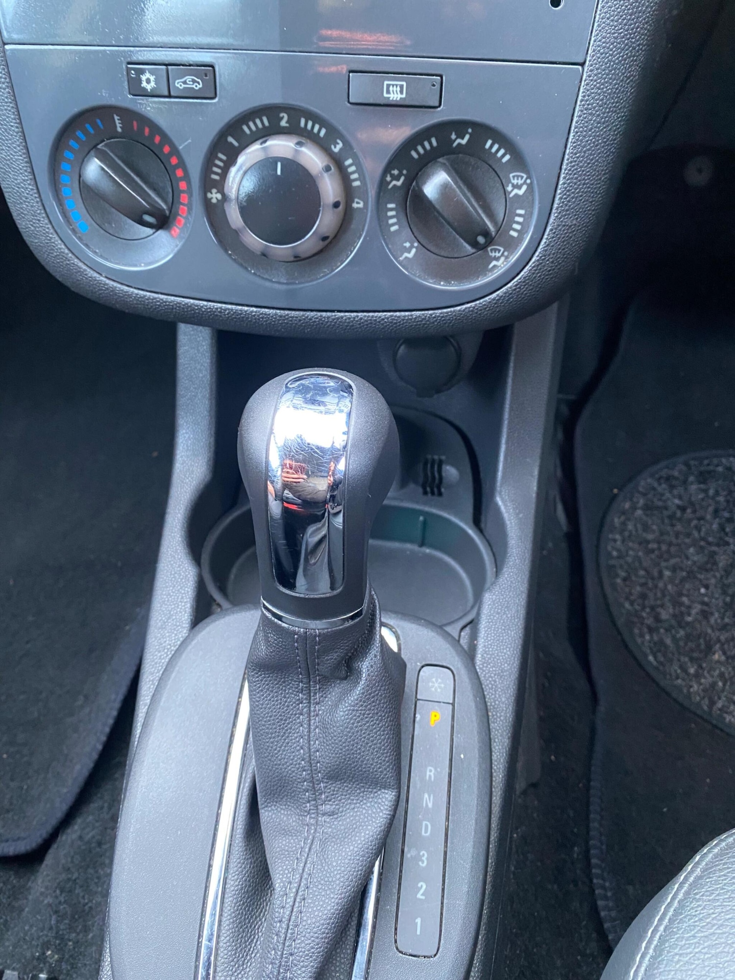 Used Vauxhall Corsa 2011 for sale - 77377085: Photo 6