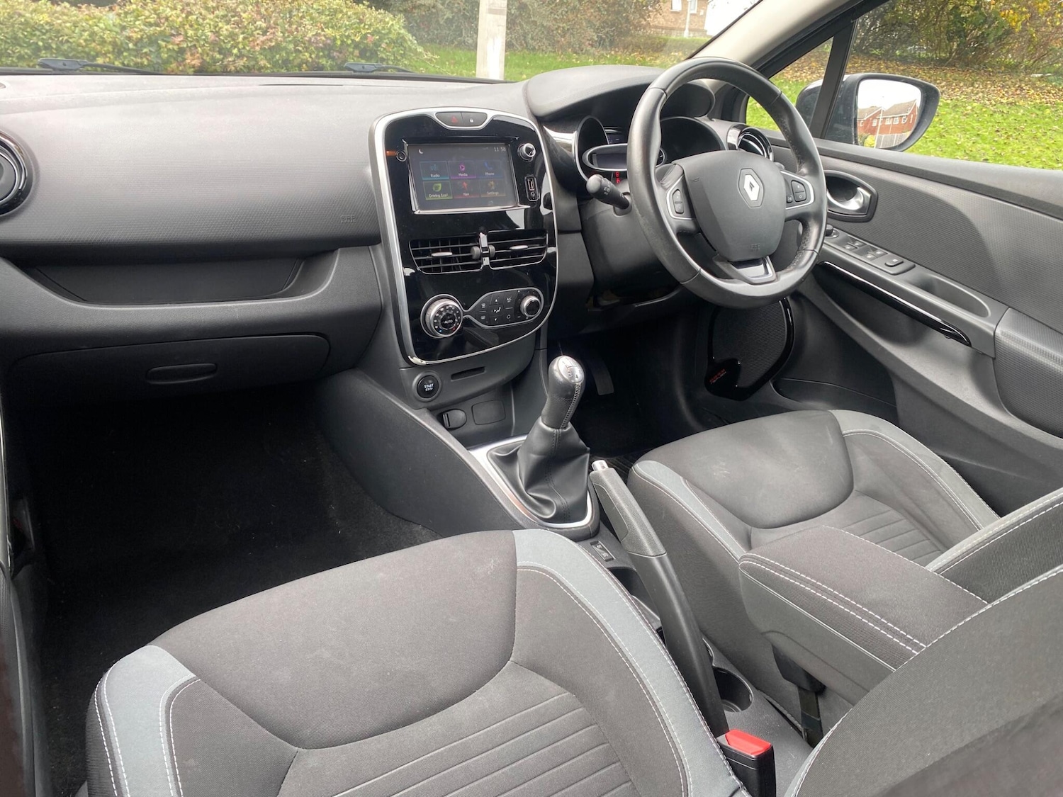 Used Renault Clio 2016 for sale - 76314587: Photo 4