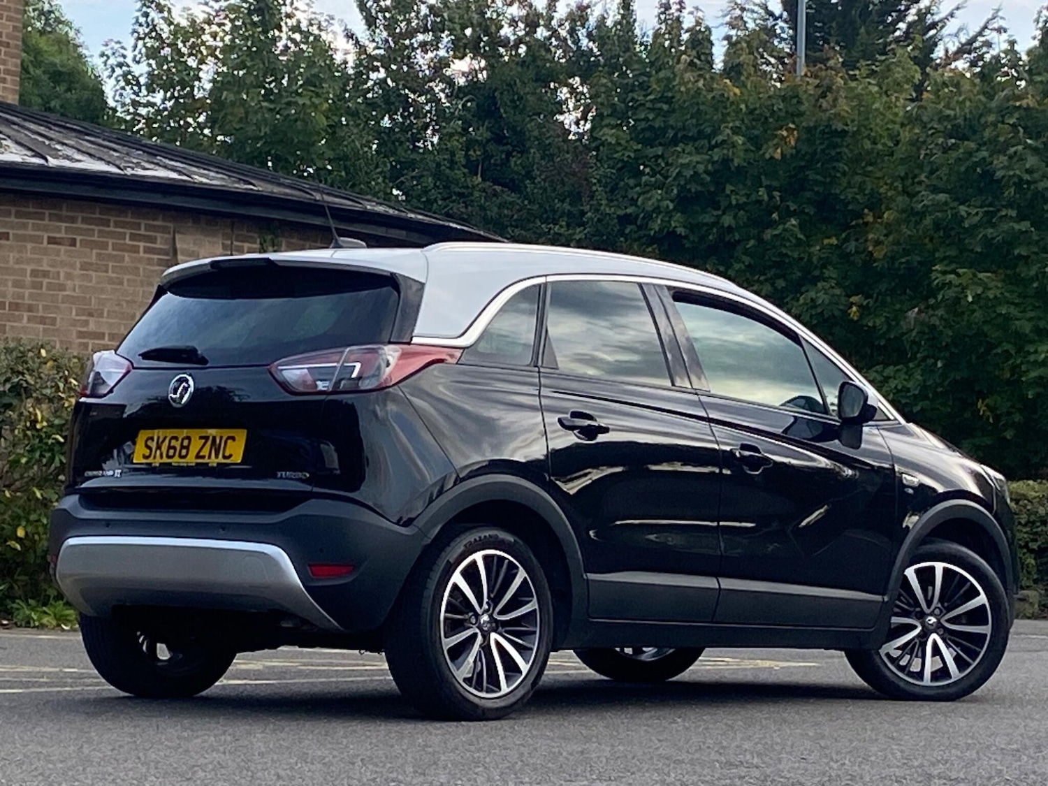 Used Vauxhall Crossland X 2018 for sale - 76152591: Photo 2