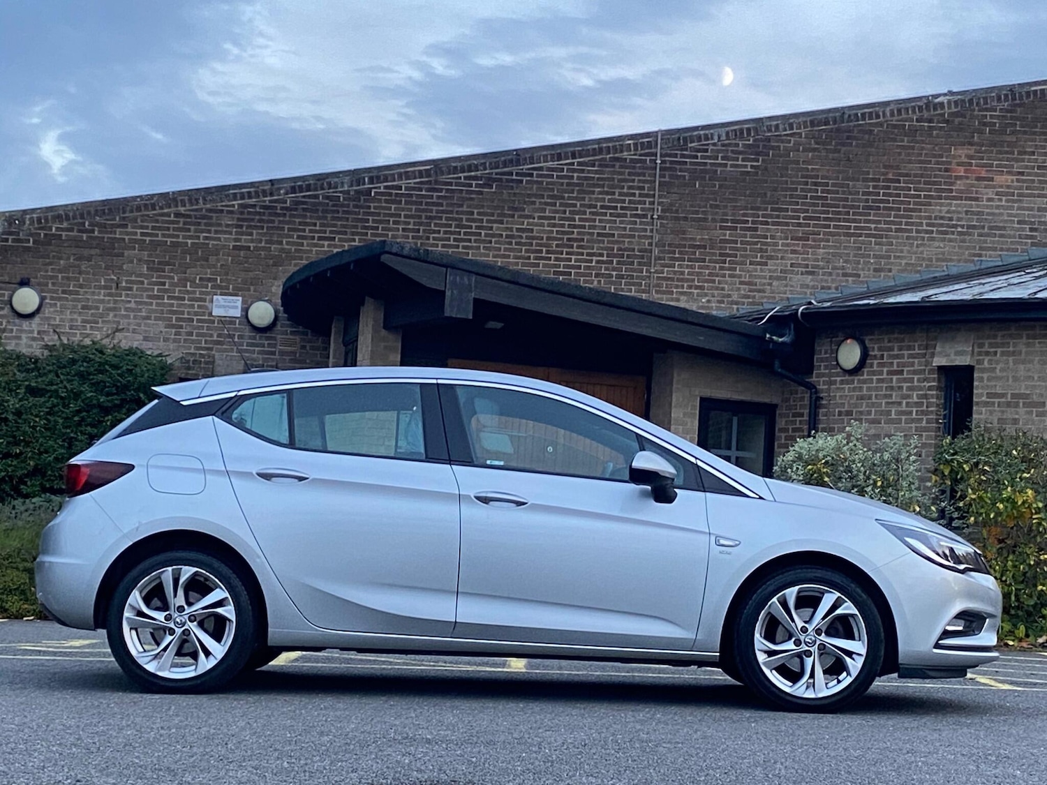 Used Vauxhall Astra 2017 for sale - 77738073: Photo 5