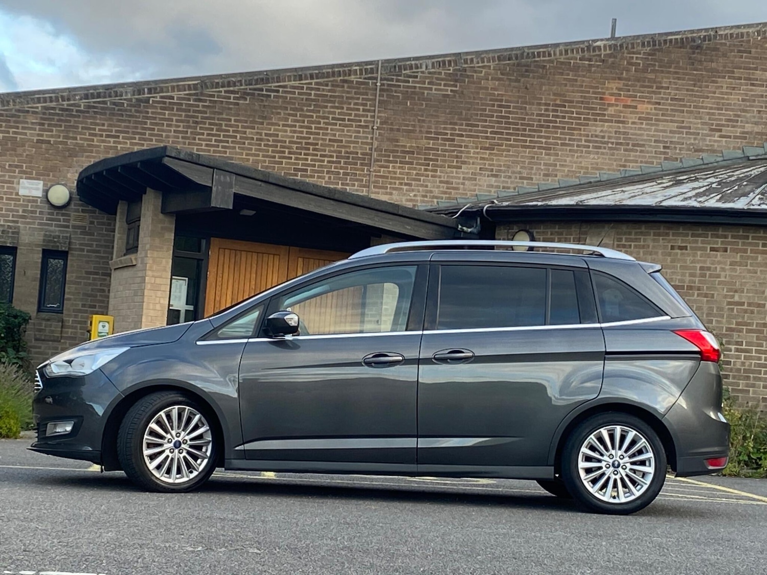 Used Ford Grand C-Max 2016 for sale - 76043206: Photo 3